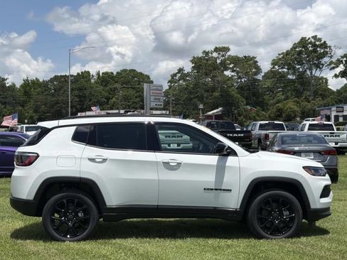 New 2026 Jeep Compass Latitude AWD/4WD image 4