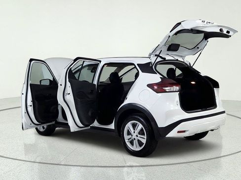 Certified 2025 Nissan Kicks Play S FWD image 12