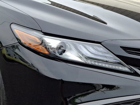 Certified 2022 Toyota Camry XSE FWD image 9