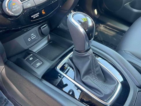 Used 2022 Nissan Rogue Sport SL AWD/4WD image 11