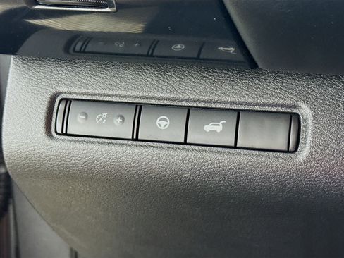 Used 2022 Nissan Pathfinder SV w/ SV Premium Package AWD/4WD image 14