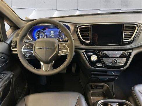 New 2026 Chrysler Pacifica Select image 27