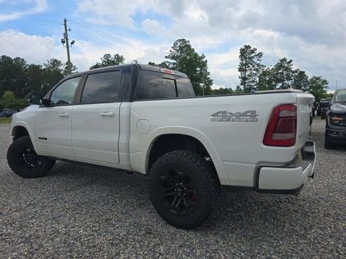 Used 2019 RAM 1500 Laramie w/ Sport Appearance Package AWD/4WD image 3