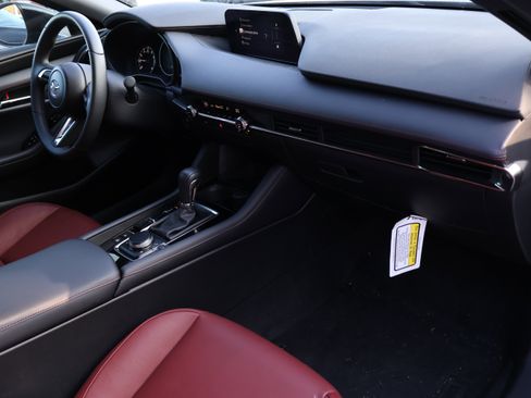 Certified 2025 MAZDA MAZDA3 Carbon image 10