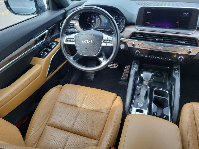 Certified 2022 Kia Telluride SX w/ Towing Package FWD image 14