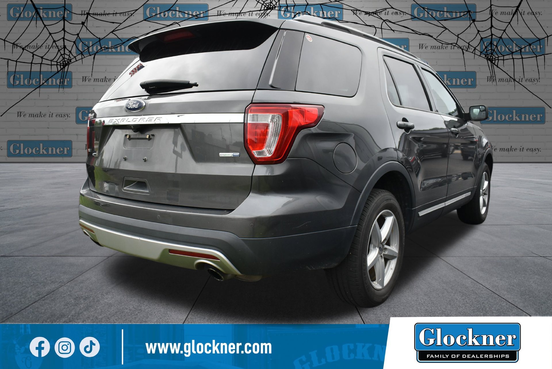 Used 2017 Ford Explorer XLT w/ Equipment Group 202A AWD/4WD image 4