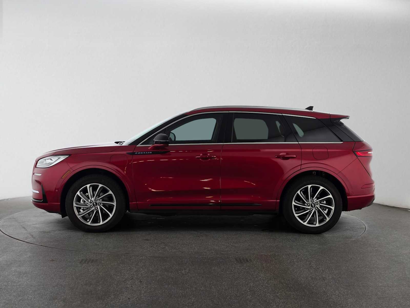 Used 2024 Lincoln Corsair Grand Touring w/ Equipment Group 302A AWD/4WD image 6
