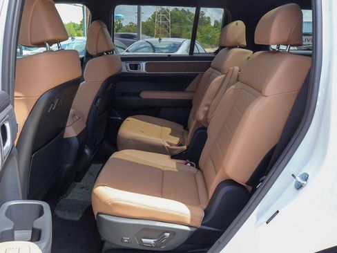 New 2026 Hyundai Santa Fe Limited FWD image 9