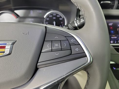Used 2020 Cadillac XT5 Premium Luxury FWD image 23