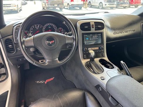 Used 2006 Chevrolet Corvette Convertible w/ Preferred Equipment Group RWD image 4