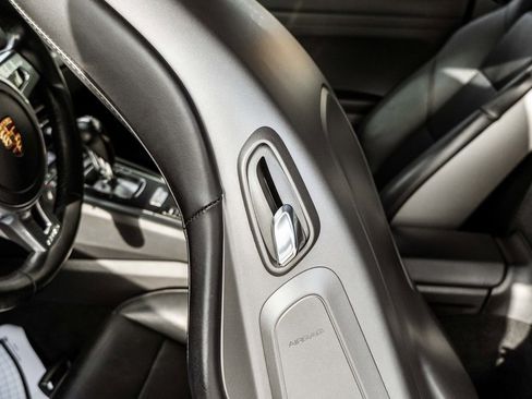 Used 2016 Porsche Cayman S image 31