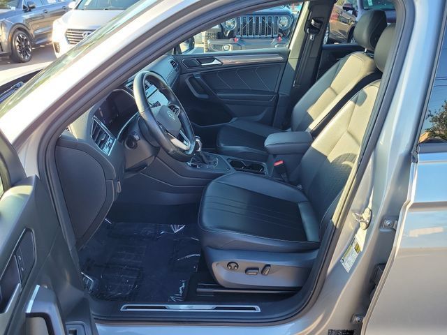Certified 2022 Volkswagen Tiguan SE R-Line FWD image 19