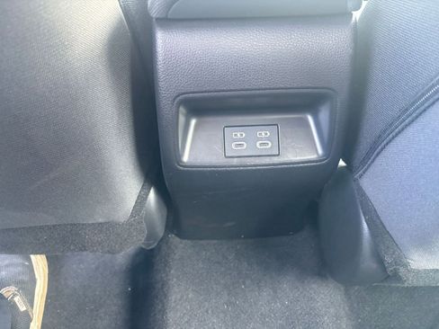 Used 2025 Toyota Corolla LE FWD image 22