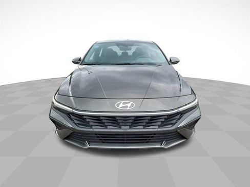Used 2024 Hyundai Elantra SEL FWD image 2