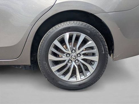 Used 2018 Toyota Corolla XLE FWD image 30