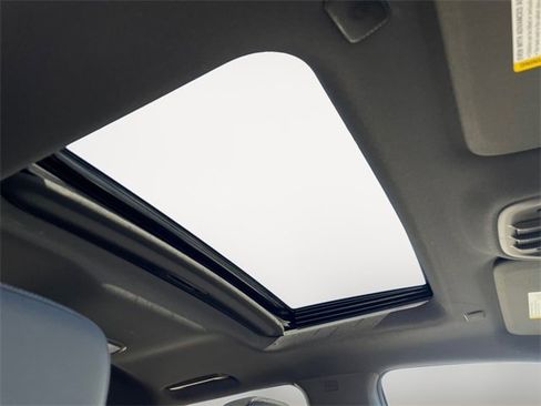 New 2026 GMC Canyon Elevation w/ Convenience Package image 15