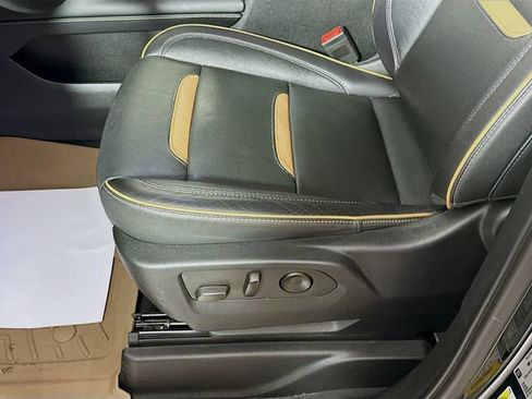 Used 2023 GMC Yukon AT4 image 21
