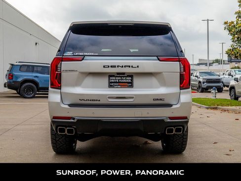 Used 2025 GMC Yukon Denali Ultimate w/ LPO, Floor Liner Package AWD/4WD image 8
