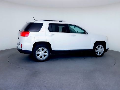 Used 2017 GMC Terrain SLT image 8