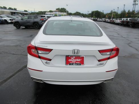Used 2018 Honda Accord Sport image 7