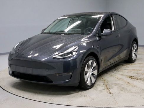 Used 2024 Tesla Model Y Long Range image 6