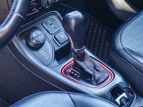 Certified 2019 Jeep Compass Trailhawk w/ Cold Weather Group image 18