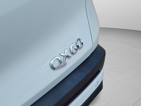 Certified 2025 INFINITI QX60 Luxe FWD image 30