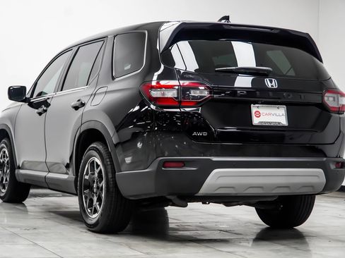 Used 2025 Honda Pilot EX-L image 11
