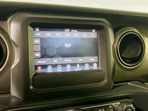 Used 2019 Jeep Wrangler Unlimited Sport S image 28