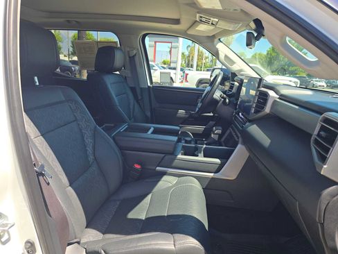 Used 2024 Toyota Tundra Limited AWD/4WD image 10