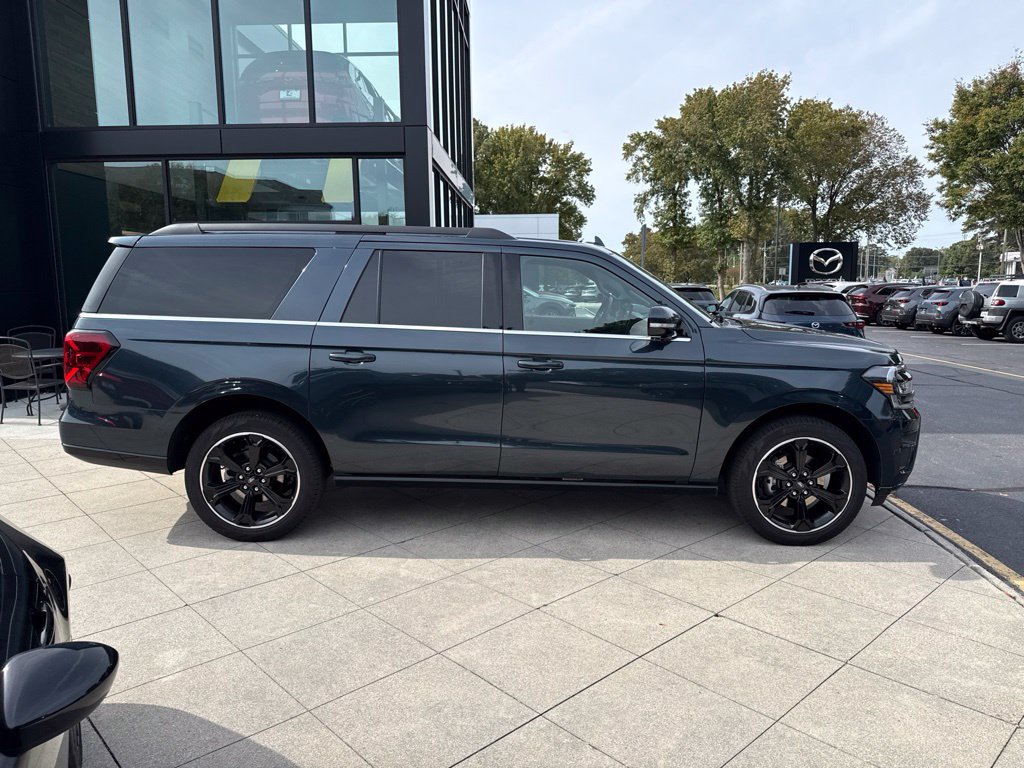 Used 2024 Ford Expedition Max Limited AWD/4WD image 5