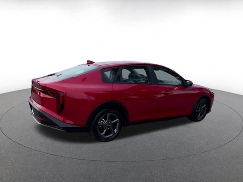 Used 2025 Kia K4 LXS image 14