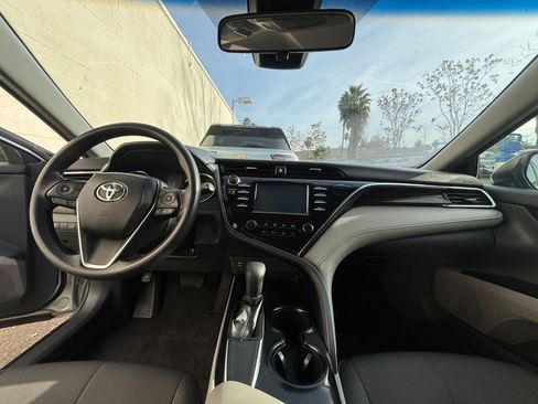 Used 2018 Toyota Camry LE image 33