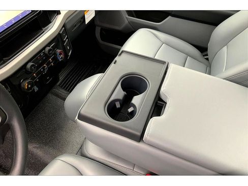 New 2026 Ford F250 XL w/ XL Off-Road Package image 7