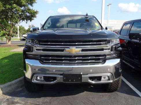 Used 2021 Chevrolet Silverado 1500 LTZ w/ Technology Package AWD/4WD image 2