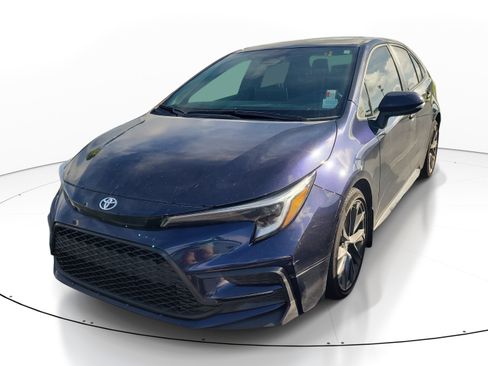 Used 2025 Toyota Corolla XSE FWD image 3