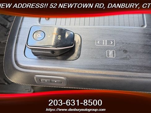 Used 2023 Nissan Ariya AWD image 17