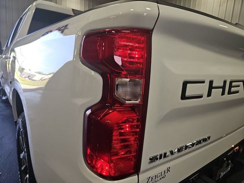 Used 2024 Chevrolet Silverado 1500 LT AWD/4WD image 34
