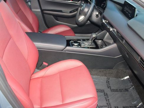 Used 2025 MAZDA MAZDA3 s image 32
