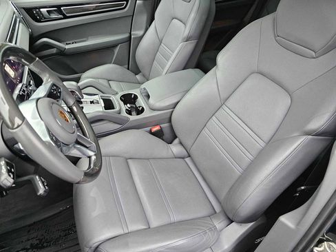 Used 2023 Porsche Cayenne GTS image 21