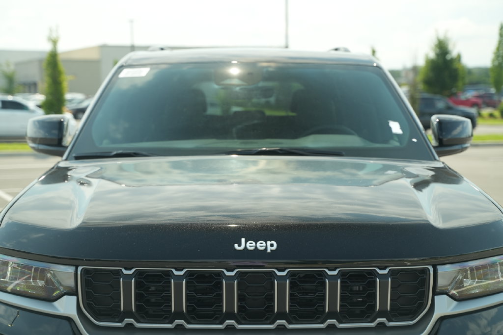 New 2026 Jeep Grand Cherokee Limited w/ MOPAR Finishing Package AWD/4WD image 42