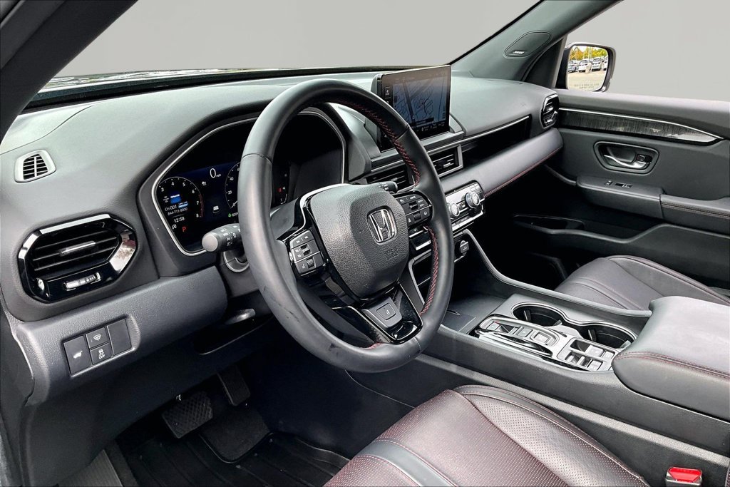 Used 2025 Honda Pilot Black Edition image 14
