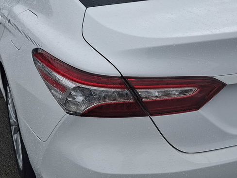 Certified 2020 Toyota Camry XLE image 33