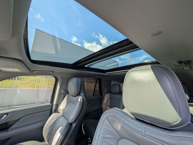 Used 2018 Lincoln Navigator Reserve w/ Technology Package AWD/4WD image 21