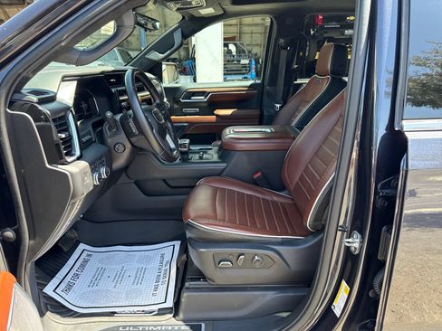 Used 2022 GMC Sierra 1500 Denali Ultimate AWD/4WD image 9