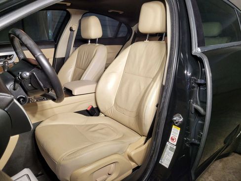 Used 2013 Jaguar XF 3.0 image 19