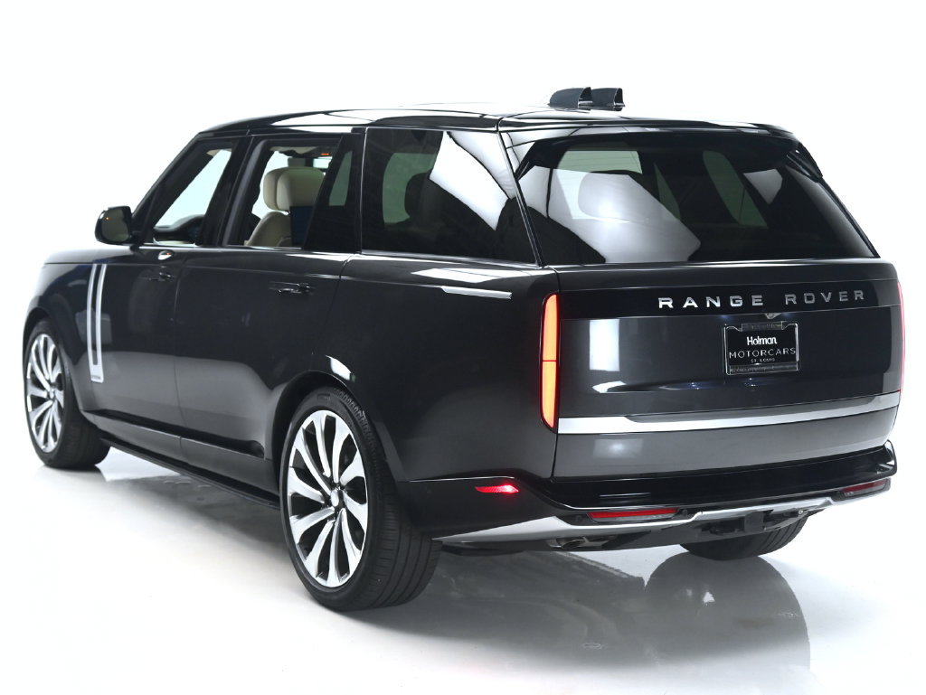 Used 2025 Land Rover Range Rover Long Wheelbase Autobiography AWD/4WD image 4
