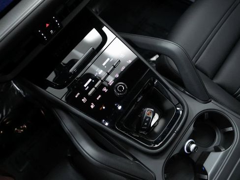 New 2026 Porsche Cayenne image 21