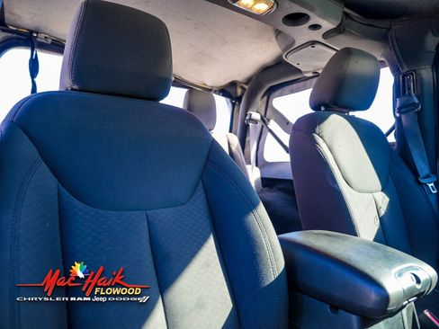 Used 2018 Jeep Wrangler Sport w/ Connectivity Group image 9