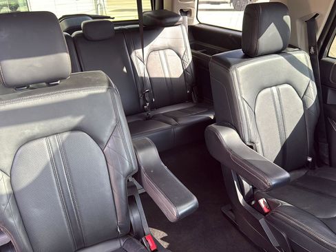 Used 2019 Ford Expedition Platinum RWD image 43